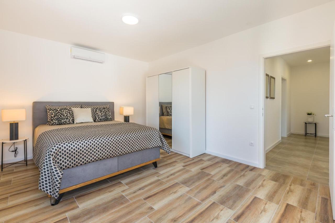 Luxury 2 Bedroom Apartment With Sea View Baška Voda Exterior foto