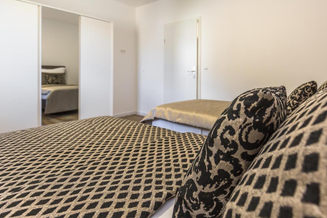 Luxury 2 Bedroom Apartment With Sea View Baška Voda Exterior foto